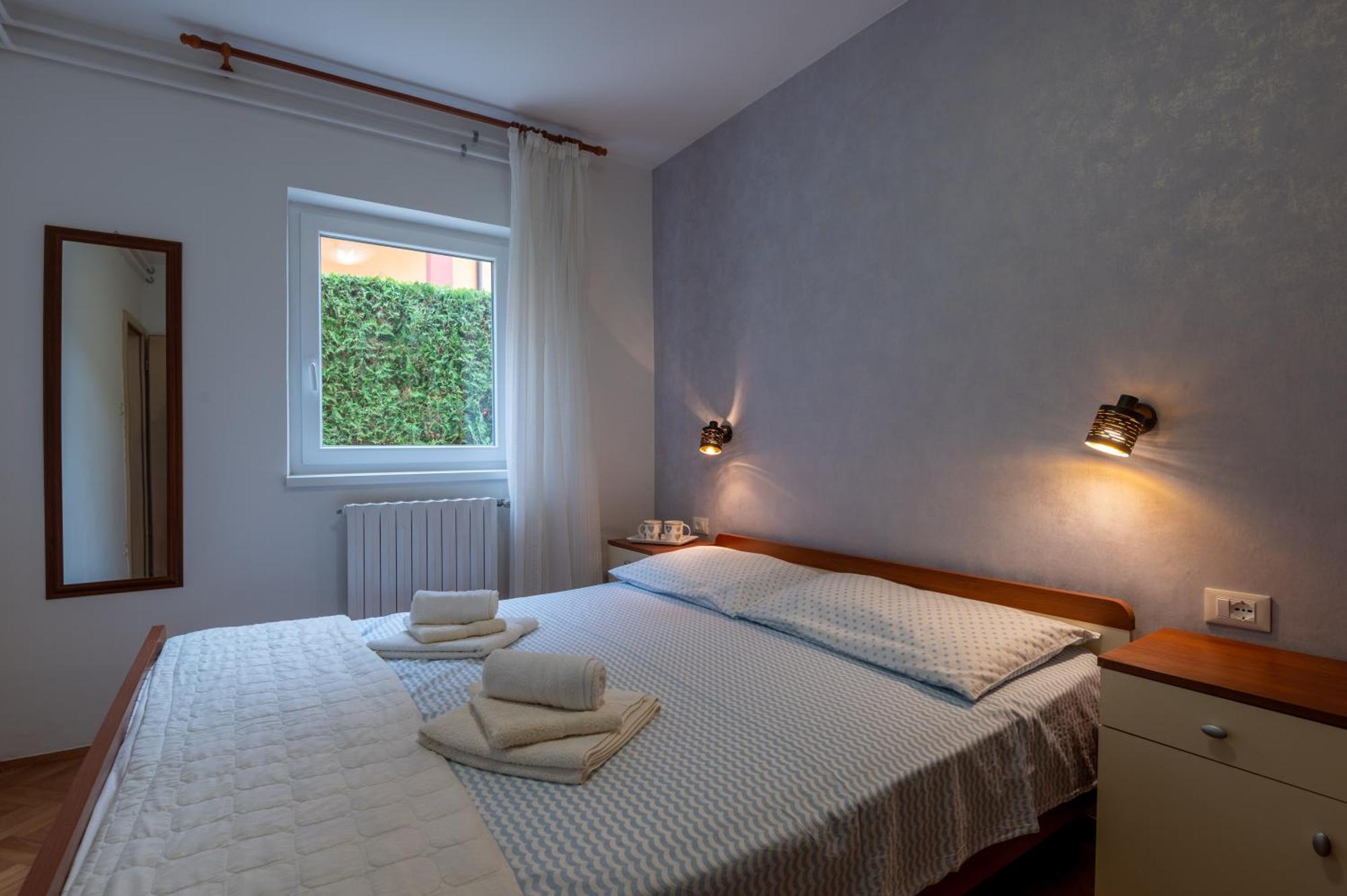 Apartments Mirella Novigrad  Exterior photo